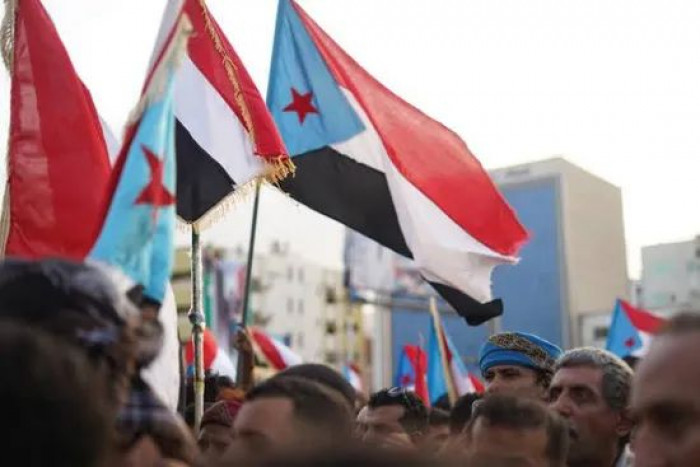 قراءة في بيان الحراك الثوري.. دلالات الانتصار للمؤسسية السياسية والثوابت الوطنية قراءة في بيان الحراك الثوري.. دلالات الانتصار للمؤسسية السياسية والثوابت الوطنية