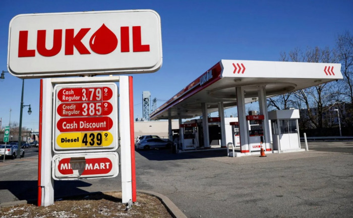 أمريكا تمدّد إعفاء شركة النفط الروسية من العقوبات أمريكا تمدّد إعفاء شركة النفط الروسية من العقوبات