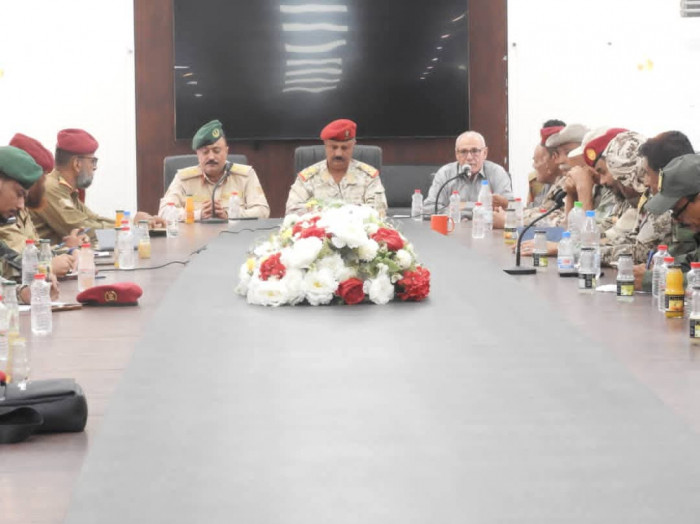 القوات البرية الجنوبية تحذر: توظيف الملف المعيشي لإرباك الجبهة الداخلية 