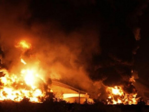 قصف متبادل بين إسرائيل وحزب الله قبيل دخول وقف إطلاق النار حيّز التنفيذ