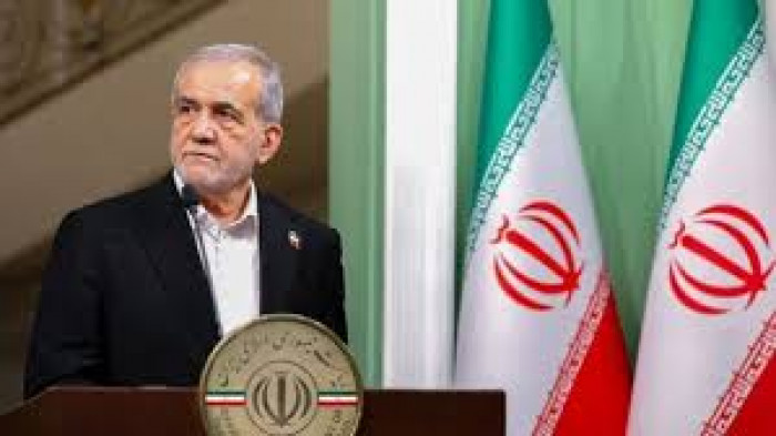 الرئيس الإيراني يشدد على أهمية الدبلوماسية ويؤكد عدم الثقة بأمريكا 