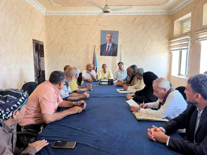 فريق من انتقالي عدن يتفقد سير العمل التنظيمي بالقيادة المحلية لخورمكسر