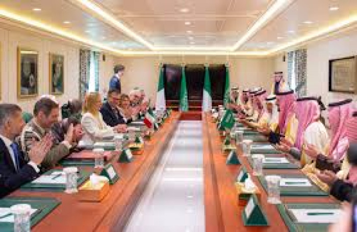 السعودية وإيطاليا تبحثان التعاون الدفاعي بينهما 