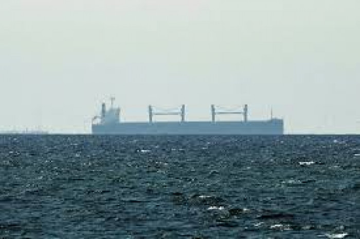 استهداف سفينة حاويات بنيران إيرانية قبالة عُمان 