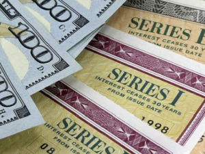 عوائد السندات الأمريكية تهبط لأدنى مستوياتها في شهر