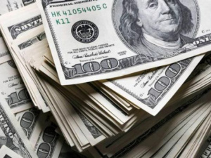 بنوك "وول ستريت" ترجح انتهاء موجة صعود الدولار