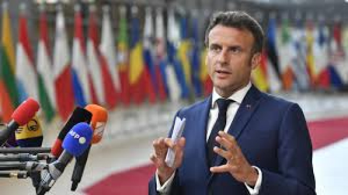 ماكرون يؤكد على وضوح بند المساعدة المتبادلة في الاتحاد الأوروبي 