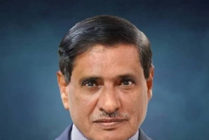 البحسني يحذر من استهداف النخبة: تدمير الإنجازات "عقلية انتحارية"