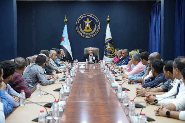 بحثت اللجنة التحضيرية لمليونية الذكرى التاسعة للتفويض الشعبي للرئيس عيدروس الزُبيدي، رئيس المجلس الانتقالي الجنوبي، برئاسة الدكتور خالد بامدهف، القائم بأعمال نائب الأمين العام للمجلس، سير الاستعدادات للحدث المرتقب في الرابع من مايو المقبل.. وشدد بامدهف خلال الاجتماع، بمشاركة الهيئة التنفيذية للمجلس في العاصمة عدن، على أهمية رفع مستوى الجاهزية وتعزيز التنسيق الميداني بين مختلف اللجان، مؤكداً أن المناسبة تمثل نقطة تحول حاسمة في مسار القضية الجنوبية، ولحظة تاريخية فارقة تجسدت في إعلان عدن التاريخي وتأسيس الكيان الجنوبي الحامل لآمال التحرير والاستقلال.. للتفاصيل. اقرأ المزيد من المشهد العربي 