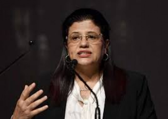 رئيس تونس يقيل وزيرة الطاقة قبل تصويت على مشاريع طاقات متجددة 