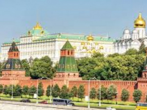 الكرملين: اتخاذ الإجراءات اللازمة عقب مهاجمة أوكرانيا لمصفاة نفط