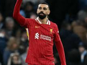 سلوت: صلاح سيغيب عن مواجهة مانشستر يونايتد
