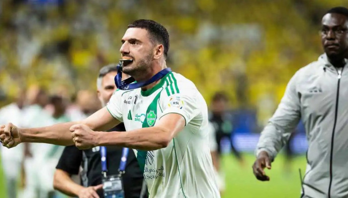 رسميًا.. إيقاف التركي ميريح ديميرال لاعب الأهلي السعودي