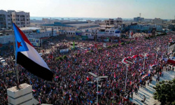 الجنوب يجدد التفويض للرئيس الزُبيدي في مليونية عدن