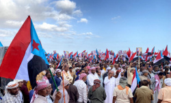 المهرة تجدد التفويض للرئيس الزُبيدي وتتمسك بالهوية الجنوبية