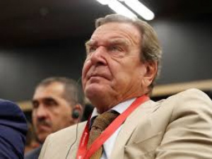 مسؤول ألماني: شرودر ليس وسيطًا نزيهًا في محادثات أوكرانيا