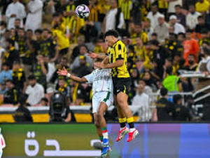 الاتحاد يعزز آماله القارية بفوزه على الاتفاق بالدوري السعودي