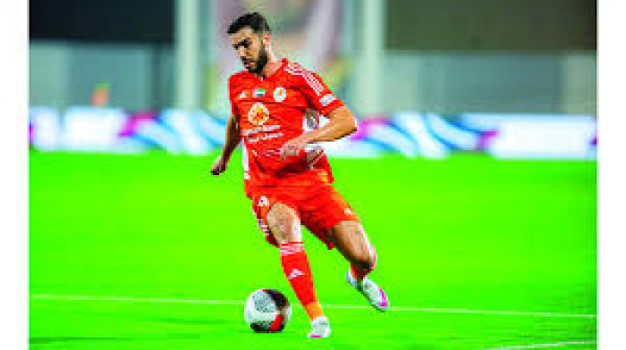 أزارو يسجل هدفين في تعادل عجمان مع النصر بالدوري الإماراتي