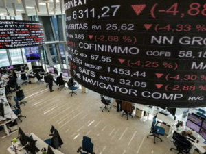 الأسهم الأوروبية تتماسك وسط انحسار ضغوط السندات