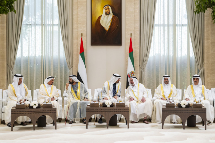 رئيس الإمارات يستقبل الحكام والشيوخ والمهنئين بمناسبة عيد الأضحى 
