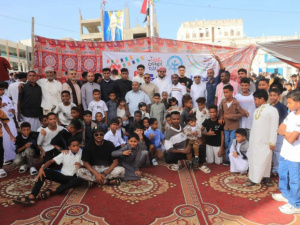 رئيس انتقالي حضرموت يدشن مهرجانات ترفيهيا عقب صلاة العيد