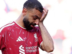 "خان تاريخه مع ليفربول".. سونيس يهاجم محمد صلاح بسبب تصريحاته الأخيرة