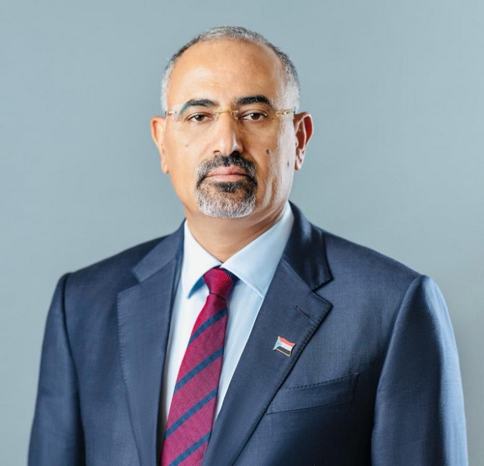 في برقية لشقيقه.. الرئيس الزُبيدي يعزي بوفاة هادي في برقية لشقيقه.. الرئيس الزُبيدي يعزي بوفاة هادي