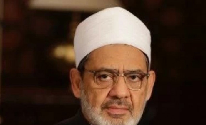 شيخ الأزهر يهنئ القيادة السعودية بنجاح موسم الحج شيخ الأزهر يهنئ القيادة السعودية بنجاح موسم الحج