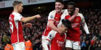 أرسنال يحتفل بلقب الدوري الإنكليزي بعد يوم من الخيبة الأوروبية