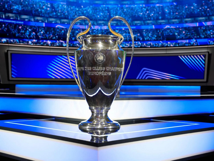 كفاراتسخيليا يفوز بجائزة أفضل لاعب في دوري الأبطال