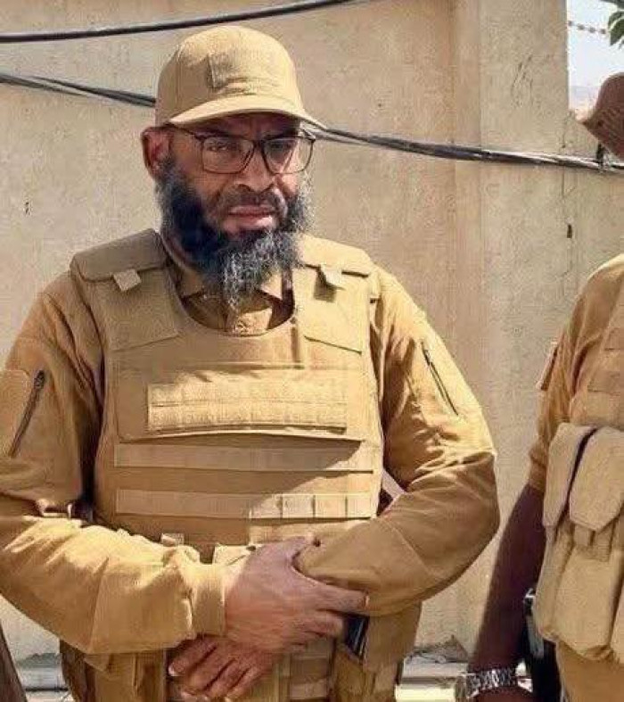 شهادات تتهم "بامؤمن" باستهداف جنود في حضرموت بعد منحهم الأمان شهادات تتهم "بامؤمن" باستهداف جنود في حضرموت بعد منحهم الأمان