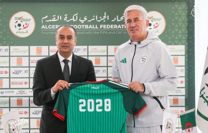 الجزائر تمدد عقد المدرب بيتكوفيتش حتى عام 2028