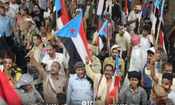 أبناء شبوة يصلون ساحة العروض بعدن استعدادًا لمليونية رفض الوصاية