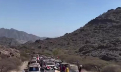 طوفان بشري يزحف نحو ساحة العروض بالعاصمة عدن