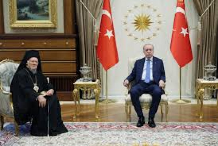 أردوغان يوجه باستئناف محادثات إعادة فتح معهد أرثوذكسي بتركيا أردوغان يوجه باستئناف محادثات إعادة فتح معهد أرثوذكسي بتركيا