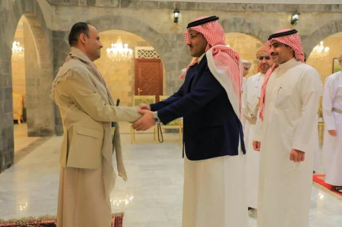 انحراف "العاصفة".. كيف تحولت غرف الرياض إلى منصات لإعادة احتلال الجنوب عبر التمكين ال… انحراف "العاصفة".. كيف تحولت غرف الرياض إلى منصات لإعادة احتلال الجنوب عبر التمكين ال…