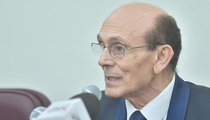 وعكة مفاجئة تقلق جمهوره.. محمد صبحي يغادر المستشفى وحالته مطمئنة 