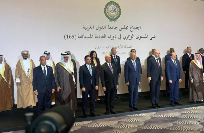 وزير الخارجية اللبناني يحذر من عزل بيروت عن مسارات الحل الإقليمية