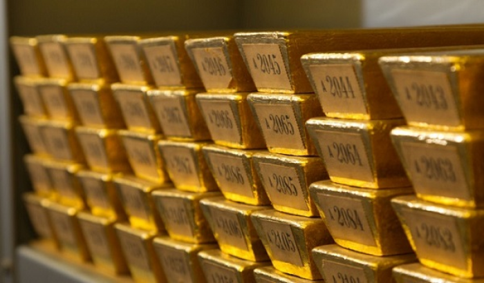 استمرار هبوط أسعار الذهب والفضة بظل توقعات الفائدة 