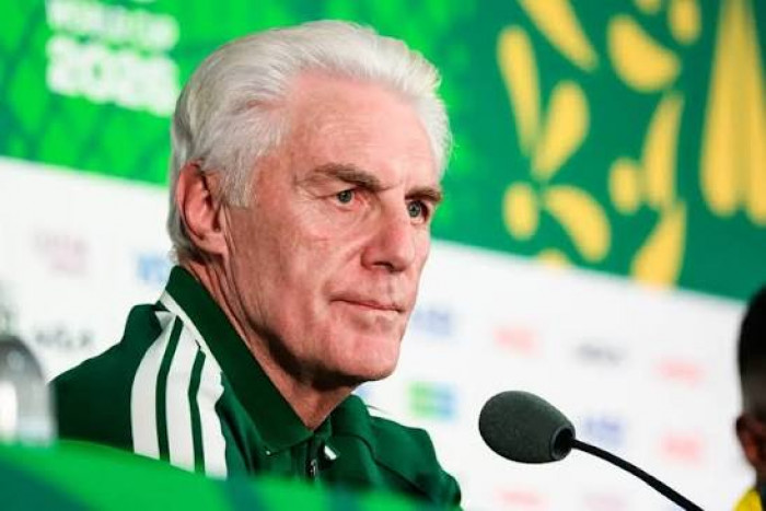 مدرب جنوب أفريقيا يشيد بالأداء الخططي لفريقه بعد الفوز على كوريا
