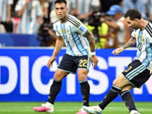 الأرجنتين تدرك قوة الرأس الأخضر قبل مباراة دور 32 بكأس العالم
