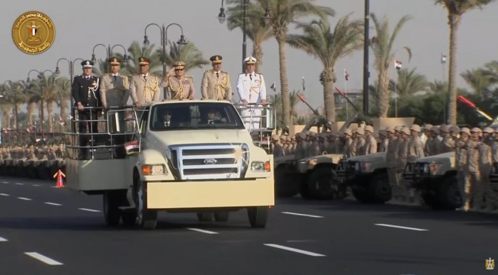 السيسي يجري جولة تفقدية بمقر القيادة الاستراتيجية في العاصمة الجديدة 