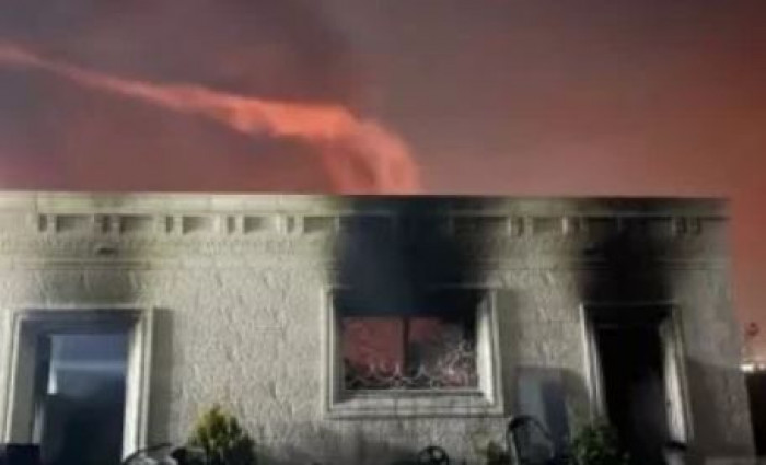 مستوطنون يحرقون مطعما جنوب نابلس بعد اقتحامه وسرقة محتوياته مستوطنون يحرقون مطعما جنوب نابلس بعد اقتحامه وسرقة محتوياته