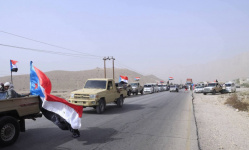 موكب جماهيري يغادر عتق للمشاركة بمليونية رفض الوصاية بعدن غدا
