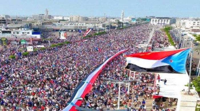 أطلق مغردون جنوبيون اليوم الاثنين، هاشتاج مليونية التصعيد ورفض الوصاية، لمواكبة مليونيات التصعيد لشعب الجنوب العربي، المقررة غدا الثلاثاء.. وتتزامن دعوة المجلس الانتقالي الجنوبي العربي إلى الاحتشاد في ساحات الجنوب مع يوم الأرض وذكرى اجتياح الجنوب، بهدف إسقاط الوصاية السعودية وأدواتها المعادية. مليونيه التصعيد ورفض الوصايه المشهد العربي للتفاصيل. اقرأ المزيد من المشهد العربي 