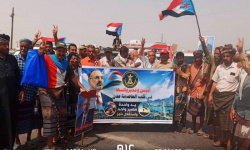 موكب أبين يصل إلى نقطة العلم للمشاركة في مليونية التصعيد بعدن
