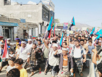 حشود ردفان ترفض صفقة إطلاق سراح متورطين بدماء الشهداء