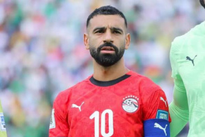 محمد صلاح يتلقى خبرا حزينا 