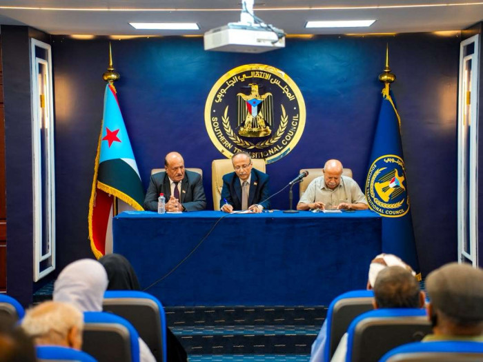 عمومية الانتقالي تناقش آلية التنسيق مع فريق الحوار الجنوبي عمومية الانتقالي تناقش آلية التنسيق مع فريق الحوار الجنوبي