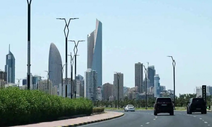 الدفاع الكويتية: اعتراض 39 هدفًا جويًا معاديًا خلال ساعات الدفاع الكويتية: اعتراض 39 هدفًا جويًا معاديًا خلال ساعات
